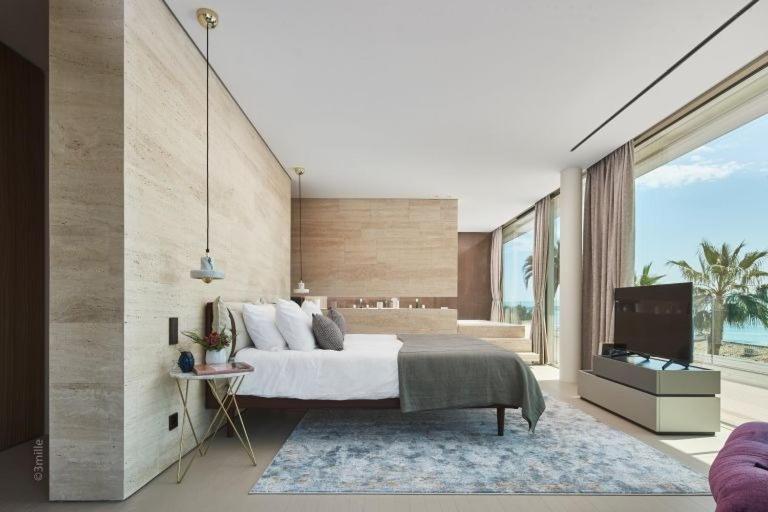 Read Host Profile Before Request - Luxury Sea View *