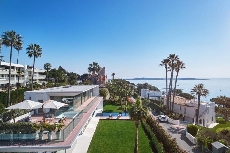Read Host Profile Before Request - Luxury Sea View Cannes