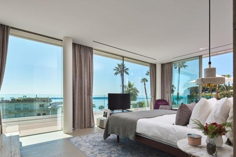 Read Host Profile Before Request - Luxury Sea View *