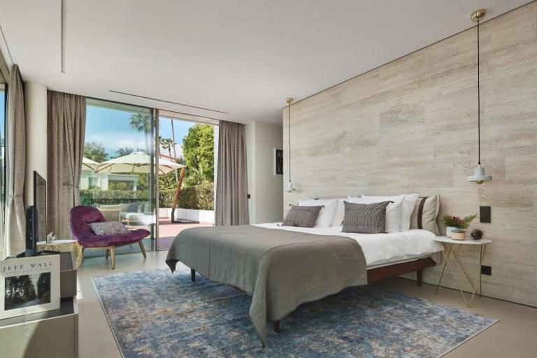 Read Host Profile Before Request - Luxury Sea View Apartamento
